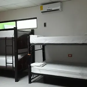 hostel-mundo-maya.quintano-roohotels.com/